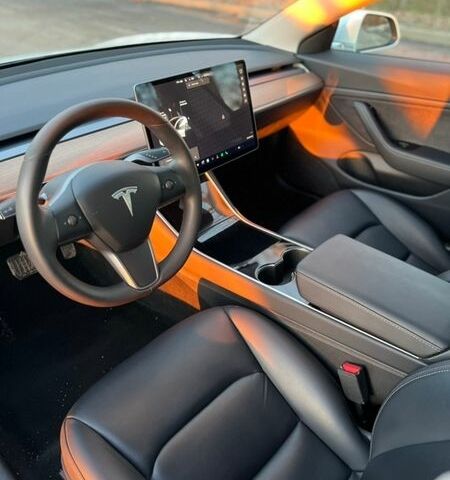 Белый Тесла Модель 3, объемом двигателя 0 л и пробегом 62 тыс. км за 22400 $, фото 14 на Automoto.ua