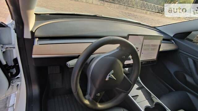 Белый Тесла Модель 3, объемом двигателя 0 л и пробегом 100 тыс. км за 19600 $, фото 1 на Automoto.ua