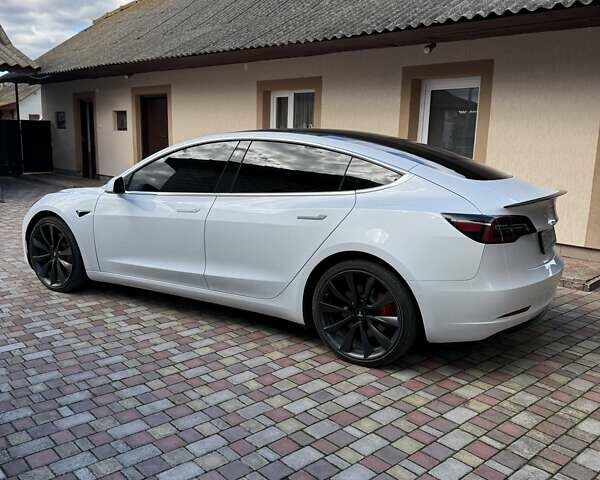 Белый Тесла Модель 3, объемом двигателя 0 л и пробегом 143 тыс. км за 18900 $, фото 9 на Automoto.ua