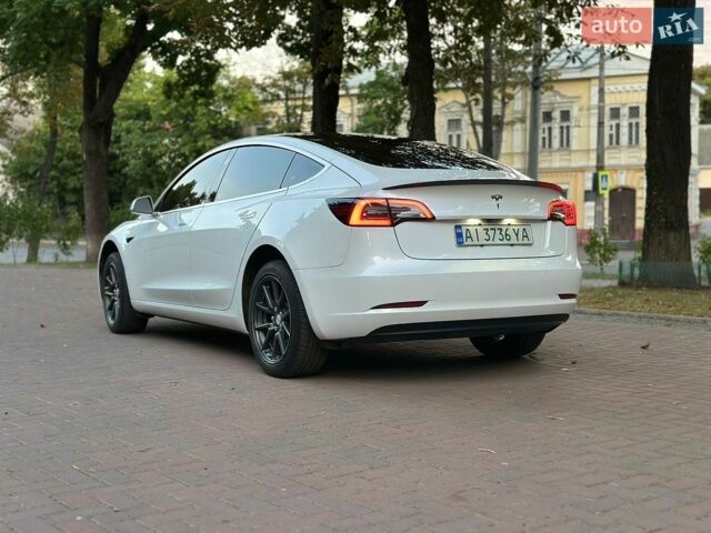Білий Тесла Модель 3, об'ємом двигуна 0 л та пробігом 124 тис. км за 17300 $, фото 1 на Automoto.ua