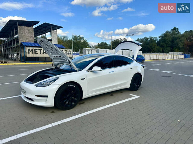 Білий Тесла Модель 3, об'ємом двигуна 0 л та пробігом 120 тис. км за 18900 $, фото 3 на Automoto.ua