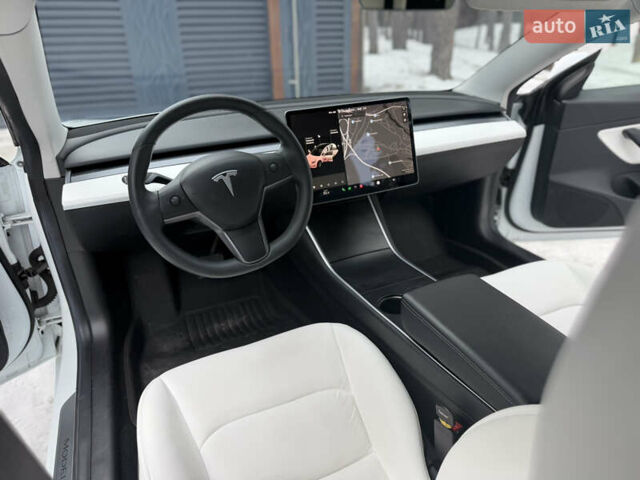 Белый Тесла Модель 3, объемом двигателя 0 л и пробегом 85 тыс. км за 14750 $, фото 28 на Automoto.ua