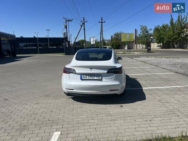 Белый Тесла Модель 3, объемом двигателя 0 л и пробегом 106 тыс. км за 17900 $, фото 2 на Automoto.ua