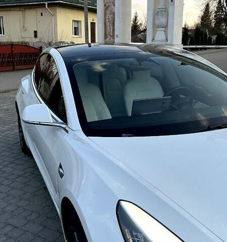 Белый Тесла Модель 3, объемом двигателя 0 л и пробегом 97 тыс. км за 19900 $, фото 5 на Automoto.ua