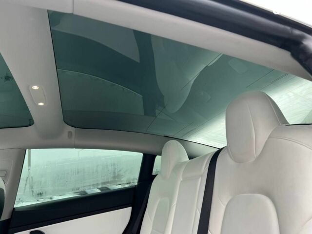 Білий Тесла Модель 3, об'ємом двигуна 0 л та пробігом 203 тис. км за 12000 $, фото 35 на Automoto.ua