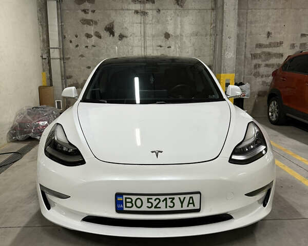 Білий Тесла Модель 3, об'ємом двигуна 0 л та пробігом 145 тис. км за 16900 $, фото 4 на Automoto.ua