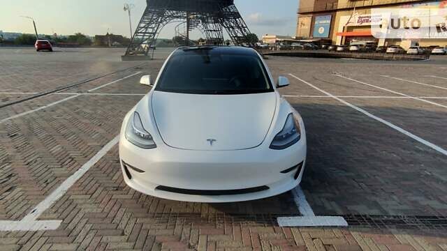 Белый Тесла Модель 3, объемом двигателя 0 л и пробегом 100 тыс. км за 19600 $, фото 5 на Automoto.ua