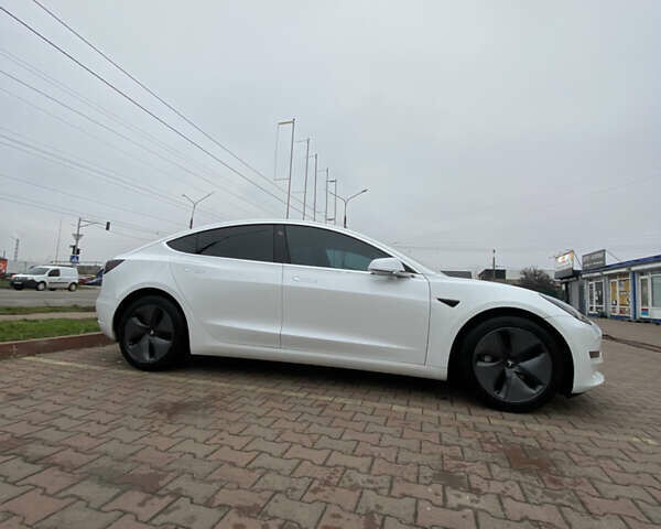 Белый Тесла Модель 3, объемом двигателя 0 л и пробегом 110 тыс. км за 17600 $, фото 14 на Automoto.ua