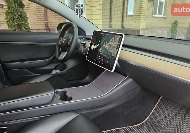 Білий Тесла Модель 3, об'ємом двигуна 0 л та пробігом 78 тис. км за 15300 $, фото 8 на Automoto.ua