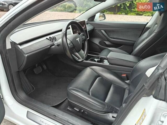 Білий Тесла Модель 3, об'ємом двигуна 0 л та пробігом 137 тис. км за 18600 $, фото 20 на Automoto.ua