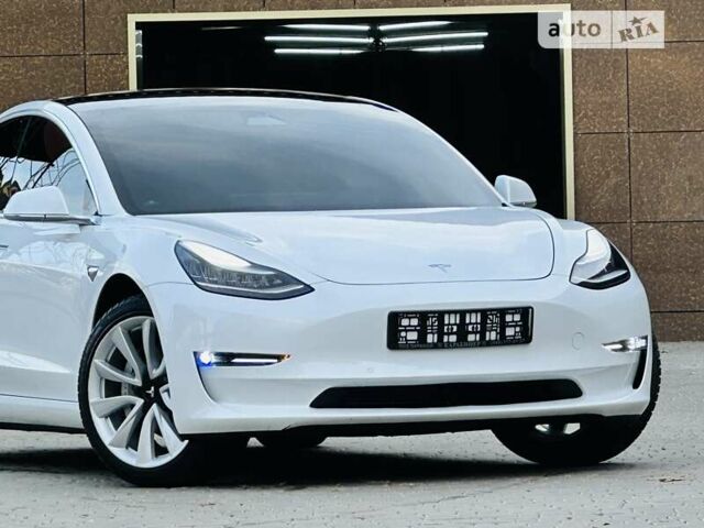 Білий Тесла Модель 3, об'ємом двигуна 0 л та пробігом 17 тис. км за 28200 $, фото 16 на Automoto.ua
