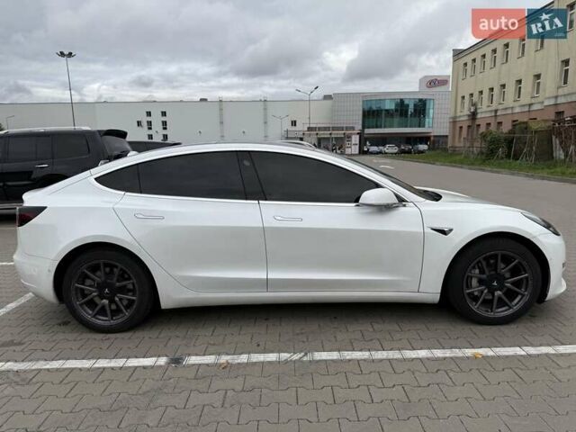 Белый Тесла Модель 3, объемом двигателя 0 л и пробегом 85 тыс. км за 14800 $, фото 2 на Automoto.ua