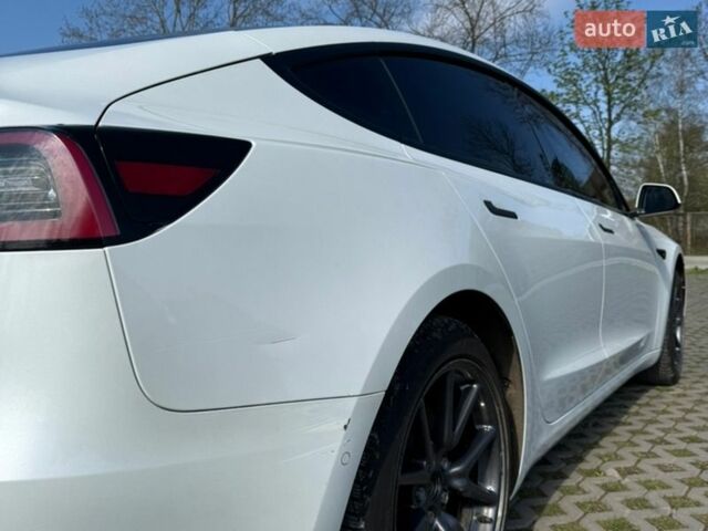 Белый Тесла Модель 3, объемом двигателя 0 л и пробегом 100 тыс. км за 13900 $, фото 14 на Automoto.ua