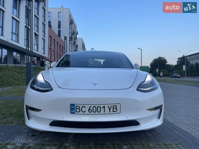 Белый Тесла Модель 3, объемом двигателя 0 л и пробегом 101 тыс. км за 23000 $, фото 31 на Automoto.ua