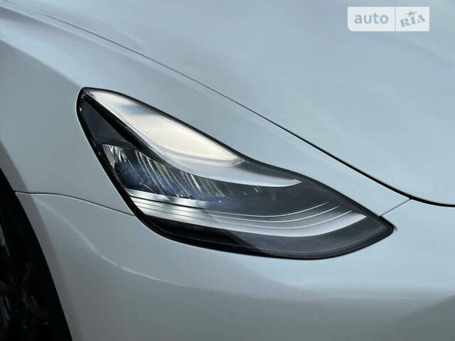 Білий Тесла Модель 3, об'ємом двигуна 0 л та пробігом 120 тис. км за 24800 $, фото 33 на Automoto.ua