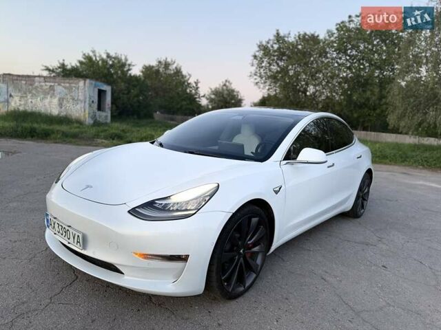 Белый Тесла Модель 3, объемом двигателя 0 л и пробегом 57 тыс. км за 21000 $, фото 23 на Automoto.ua
