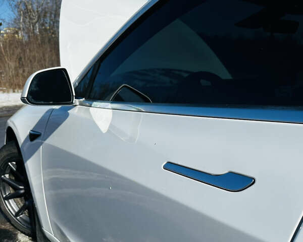 Белый Тесла Модель 3, объемом двигателя 0 л и пробегом 112 тыс. км за 17000 $, фото 14 на Automoto.ua