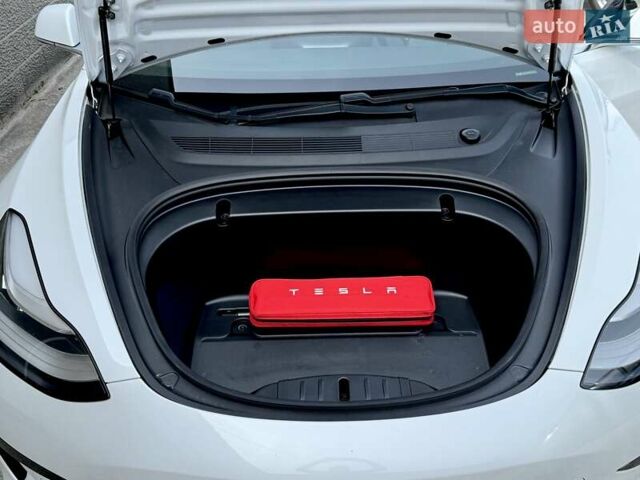 Белый Тесла Модель 3, объемом двигателя 0 л и пробегом 199 тыс. км за 16600 $, фото 12 на Automoto.ua