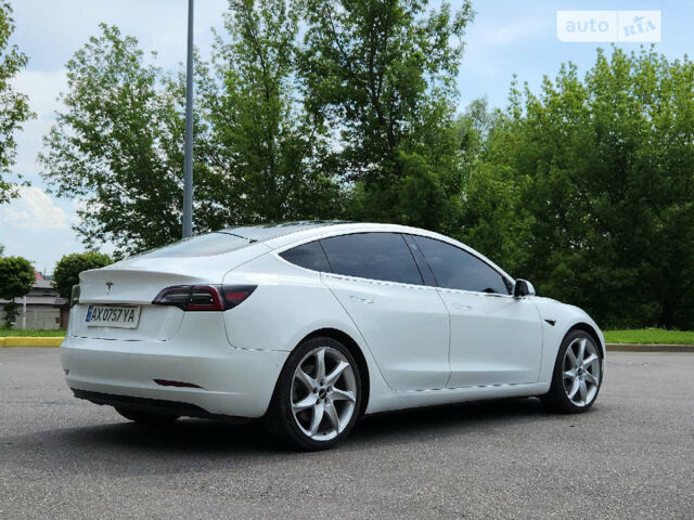 Білий Тесла Модель 3, об'ємом двигуна 0 л та пробігом 135 тис. км за 17200 $, фото 7 на Automoto.ua