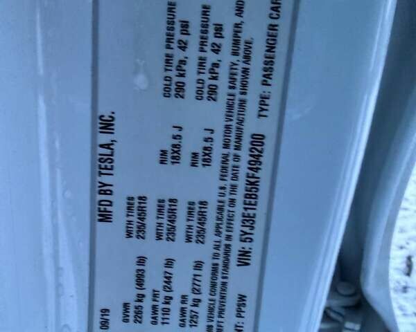 Белый Тесла Модель 3, объемом двигателя 0 л и пробегом 159 тыс. км за 15500 $, фото 19 на Automoto.ua