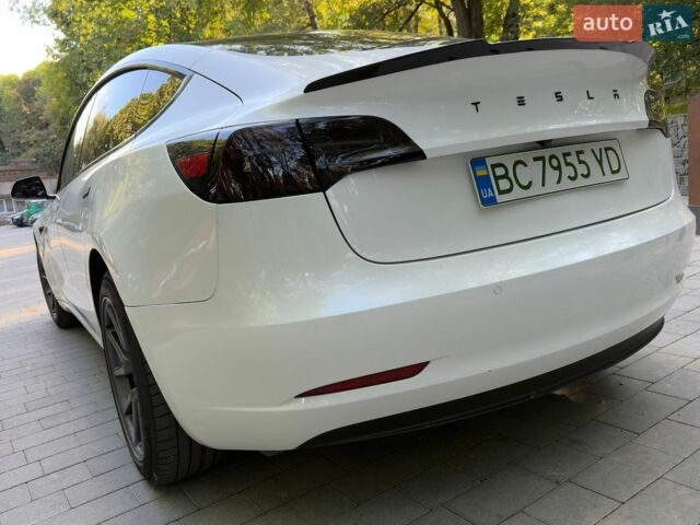 Белый Тесла Модель 3, объемом двигателя 0 л и пробегом 76 тыс. км за 17500 $, фото 5 на Automoto.ua