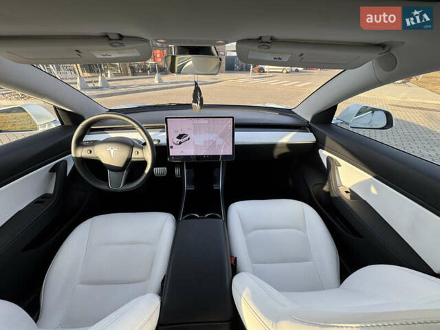 Белый Тесла Модель 3, объемом двигателя 0 л и пробегом 107 тыс. км за 19500 $, фото 38 на Automoto.ua