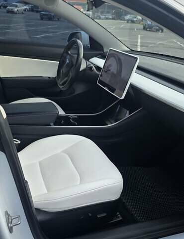 Білий Тесла Модель 3, об'ємом двигуна 0 л та пробігом 140 тис. км за 17400 $, фото 7 на Automoto.ua