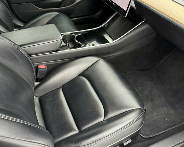 Белый Тесла Модель 3, объемом двигателя 0 л и пробегом 263 тыс. км за 14200 $, фото 11 на Automoto.ua