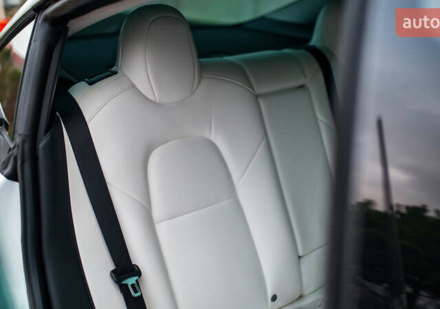 Белый Тесла Модель 3, объемом двигателя 0 л и пробегом 63 тыс. км за 15999 $, фото 33 на Automoto.ua