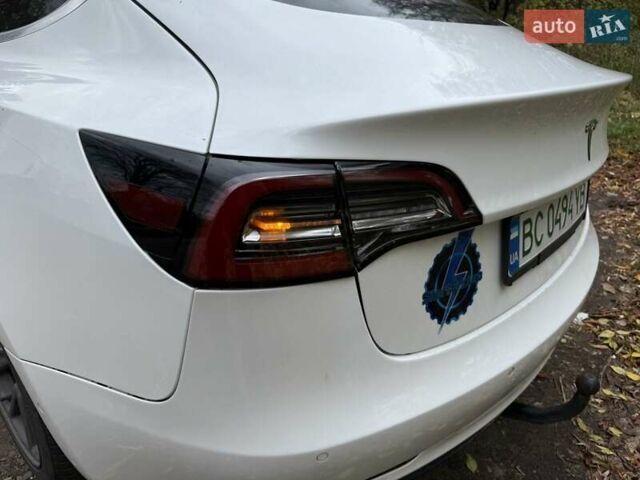 Белый Тесла Модель 3, объемом двигателя 0 л и пробегом 200 тыс. км за 18000 $, фото 10 на Automoto.ua
