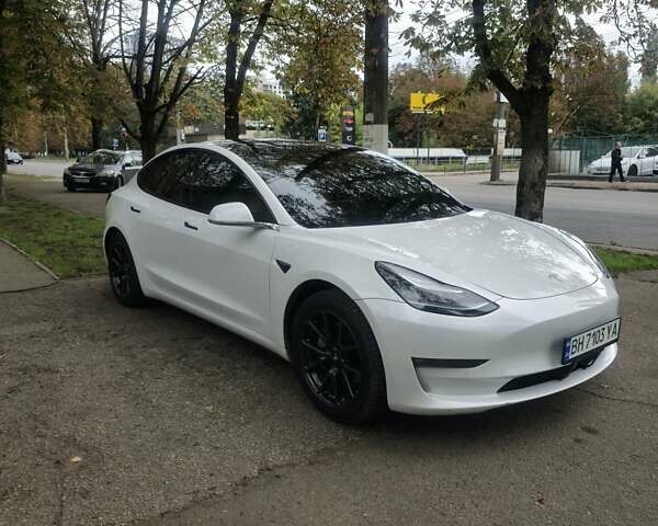 Белый Тесла Модель 3, объемом двигателя 0 л и пробегом 70 тыс. км за 19999 $, фото 5 на Automoto.ua