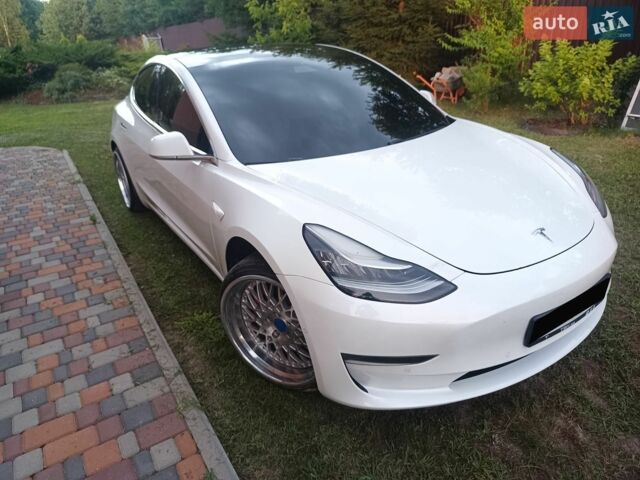 Білий Тесла Модель 3, об'ємом двигуна 0 л та пробігом 48 тис. км за 24800 $, фото 3 на Automoto.ua