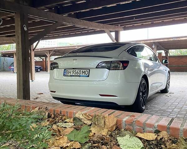 Білий Тесла Модель 3, об'ємом двигуна 0 л та пробігом 28 тис. км за 22000 $, фото 2 на Automoto.ua