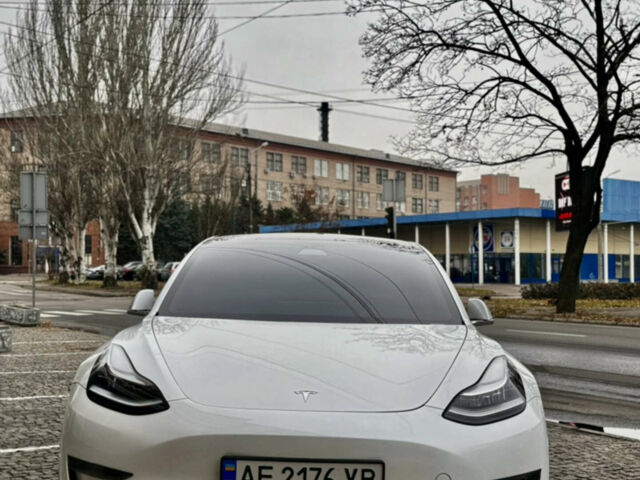 Белый Тесла Модель 3, объемом двигателя 0 л и пробегом 50 тыс. км за 23300 $, фото 4 на Automoto.ua