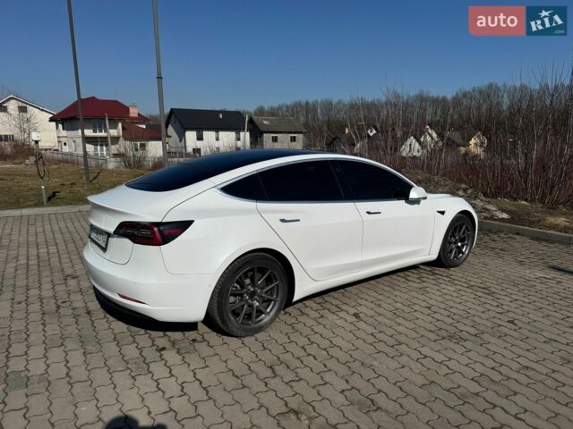 Белый Тесла Модель 3, объемом двигателя 0 л и пробегом 230 тыс. км за 15200 $, фото 5 на Automoto.ua
