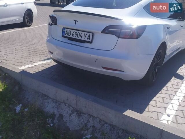 Білий Тесла Модель 3, об'ємом двигуна 0 л та пробігом 183 тис. км за 19300 $, фото 1 на Automoto.ua