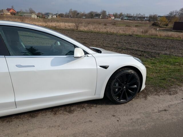 Білий Тесла Модель 3, об'ємом двигуна 0 л та пробігом 120 тис. км за 19700 $, фото 7 на Automoto.ua