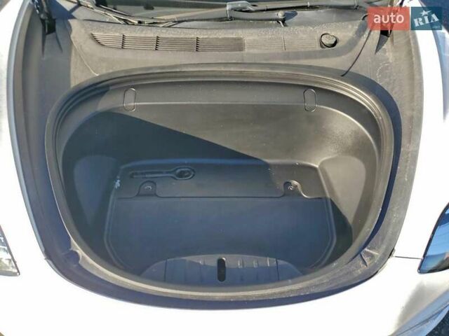 Белый Тесла Модель 3, объемом двигателя 0 л и пробегом 85 тыс. км за 6400 $, фото 10 на Automoto.ua