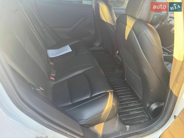 Білий Тесла Модель 3, об'ємом двигуна 0 л та пробігом 120 тис. км за 17500 $, фото 9 на Automoto.ua