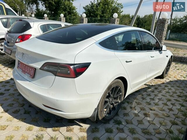 Белый Тесла Модель 3, объемом двигателя 0 л и пробегом 237 тыс. км за 13500 $, фото 3 на Automoto.ua