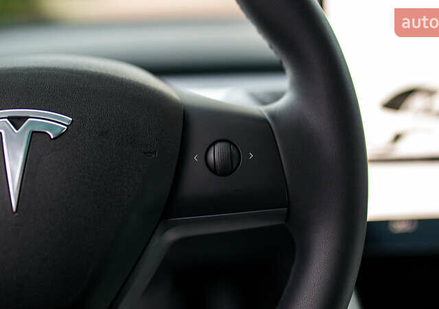 Белый Тесла Модель 3, объемом двигателя 0 л и пробегом 63 тыс. км за 15999 $, фото 57 на Automoto.ua