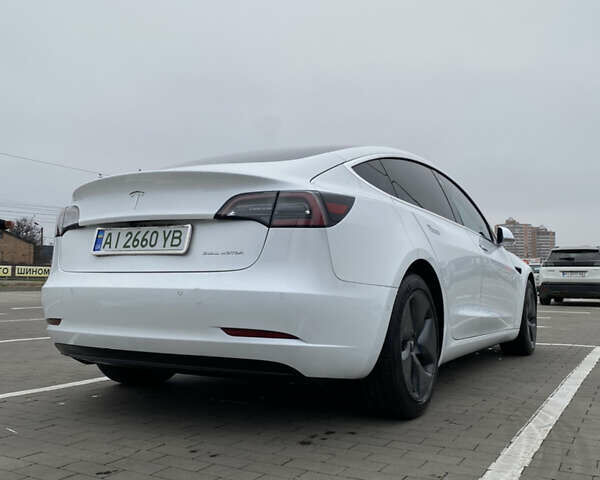 Белый Тесла Модель 3, объемом двигателя 0 л и пробегом 110 тыс. км за 17600 $, фото 5 на Automoto.ua