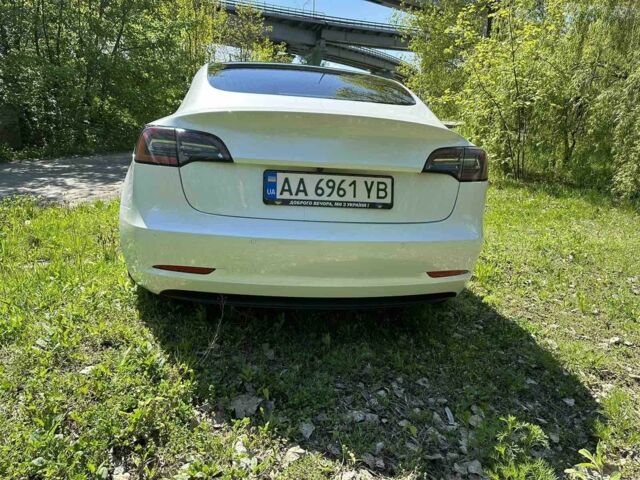 Білий Тесла Модель 3, об'ємом двигуна 0 л та пробігом 124 тис. км за 18300 $, фото 9 на Automoto.ua