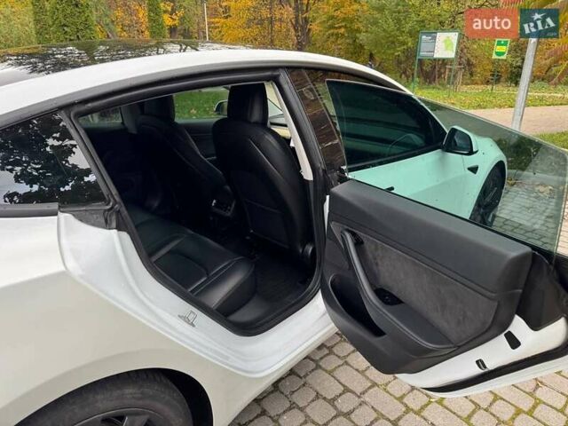 Білий Тесла Модель 3, об'ємом двигуна 0 л та пробігом 105 тис. км за 22250 $, фото 14 на Automoto.ua