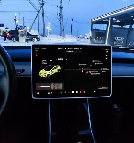 Білий Тесла Модель 3, об'ємом двигуна 0 л та пробігом 48 тис. км за 16900 $, фото 3 на Automoto.ua