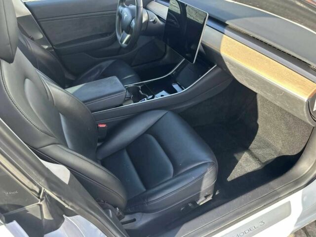 Белый Тесла Модель 3, объемом двигателя 0 л и пробегом 94 тыс. км за 13450 $, фото 9 на Automoto.ua