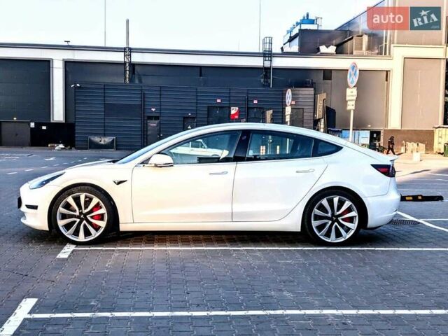 Белый Тесла Модель 3, объемом двигателя 0 л и пробегом 101 тыс. км за 23500 $, фото 4 на Automoto.ua