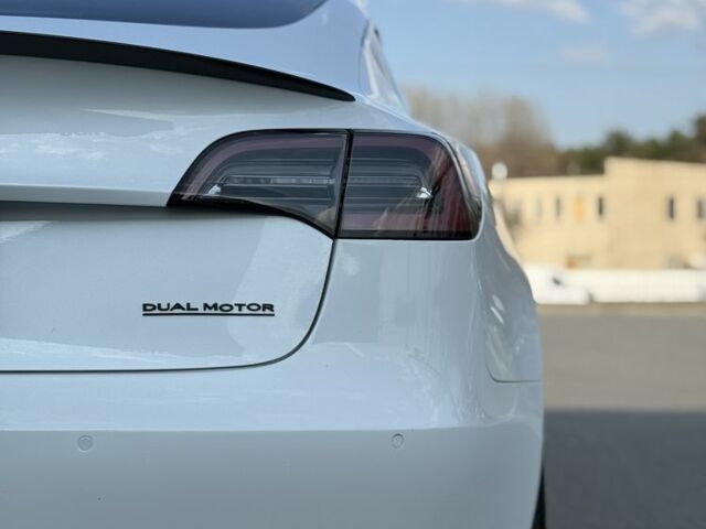 Білий Тесла Модель 3, об'ємом двигуна 0 л та пробігом 115 тис. км за 22800 $, фото 4 на Automoto.ua