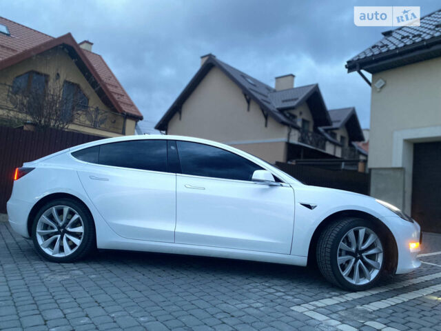 Белый Тесла Модель 3, объемом двигателя 0 л и пробегом 131 тыс. км за 17000 $, фото 10 на Automoto.ua