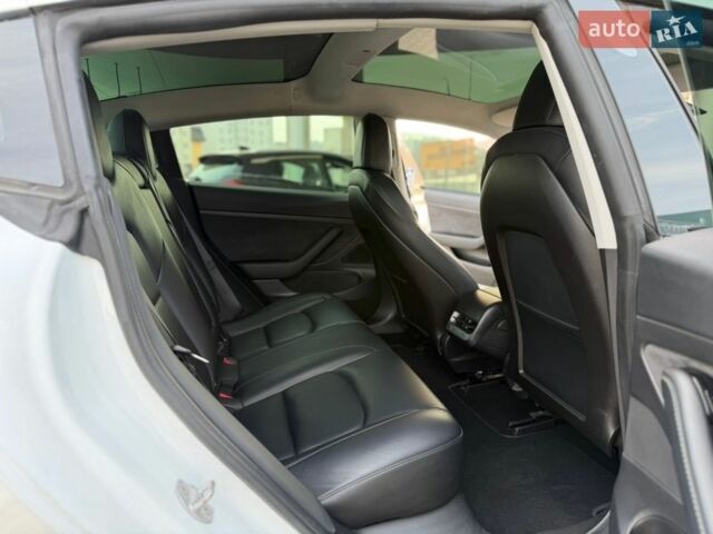 Белый Тесла Модель 3, объемом двигателя 0 л и пробегом 177 тыс. км за 12999 $, фото 21 на Automoto.ua